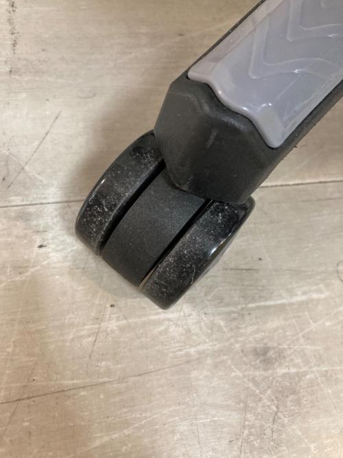 Feel Lab ゲーミングチェア 64 ブラック