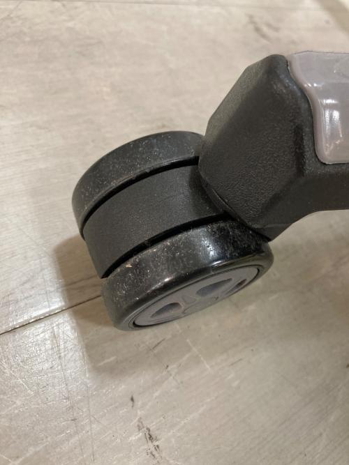 Feel Lab ゲーミングチェア 64 ブラック