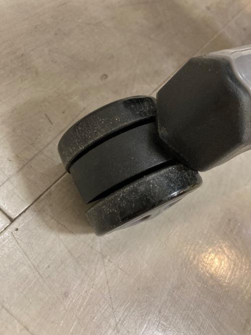 Feel Lab ゲーミングチェア 64 ブラック