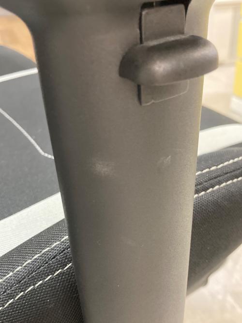 Feel Lab ゲーミングチェア 64 ブラック