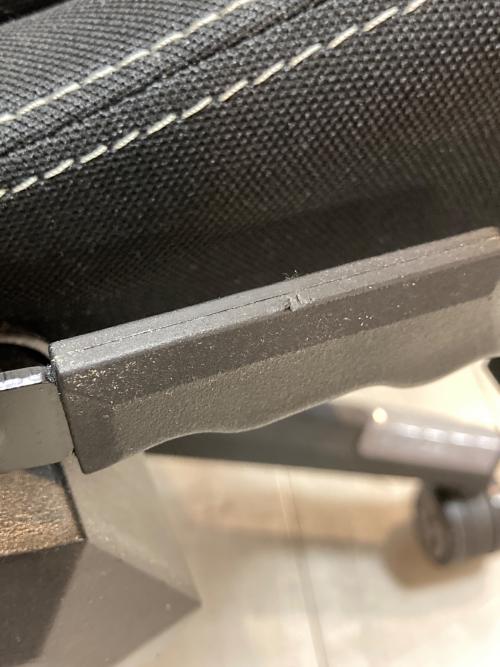 Feel Lab ゲーミングチェア 64 ブラック