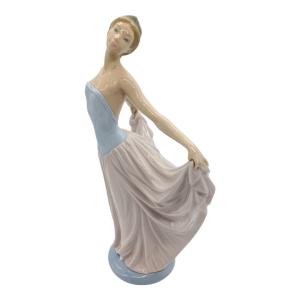 LLADRO (リヤドロ) フィギュリン 踊る少女