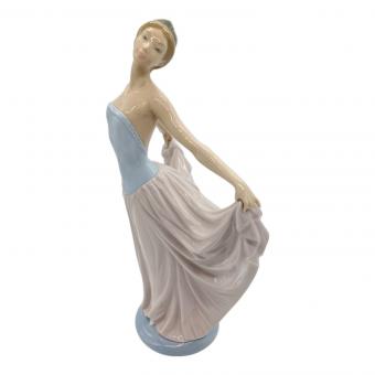 LLADRO (リヤドロ) フィギュリン 踊る少女