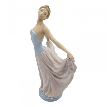 LLADRO (リヤドロ) フィギュリン 踊る少女｜トレファクONLINE