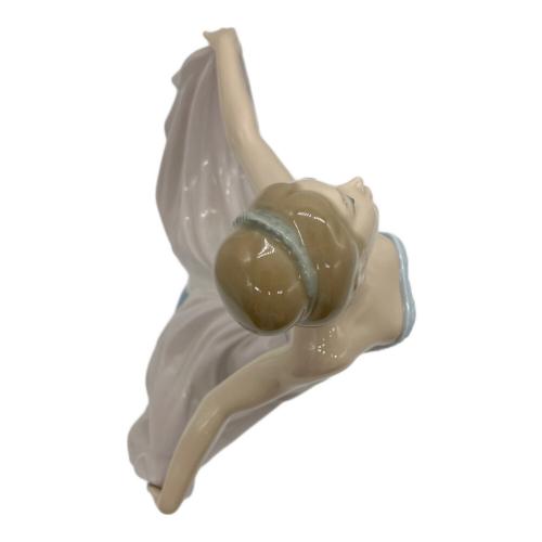 LLADRO (リヤドロ) フィギュリン 踊る少女