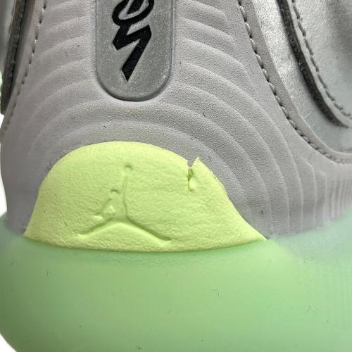 NIKE (ナイキ) バスケットシューズ FD0591-005 SIZE 28.5cm シルバー Jordan Zion 4