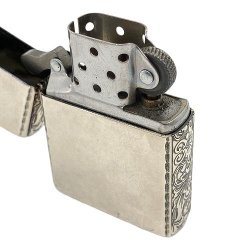 ZIPPO (ジッポ) オイルライター 2025年製 USA製 サイドアラベスク 箱・オイルセット