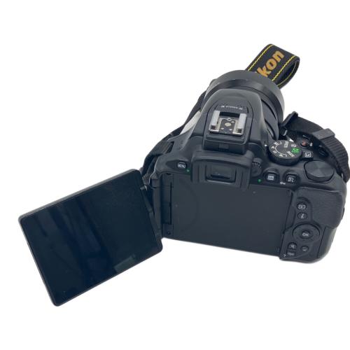 Nikon (ニコン) デジタル一眼レフカメラ D5600 本体割れ・一部欠損有