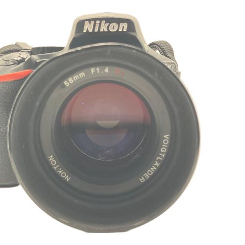 Nikon (ニコン) デジタル一眼レフカメラ D5600 本体割れ・一部欠損有
