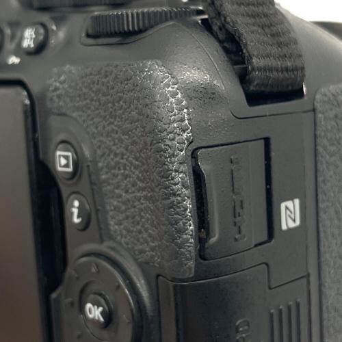 Nikon (ニコン) デジタル一眼レフカメラ D5600 本体割れ・一部欠損有