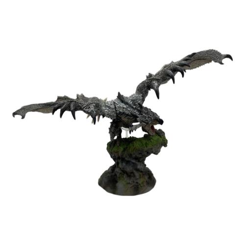 モンスターハンター フィギュア　銀火竜 リオレウス希少種 フィギュアビルダー クリエイターズモデル