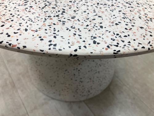 Moda en Casa (モーダエンカーサ) コーヒーテーブル 231 アイボリー FUNGI 60