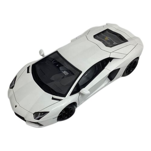 AUTOart (オートアート) モデルカー 1/18 2379 Lamborghini Aventador LP700-4