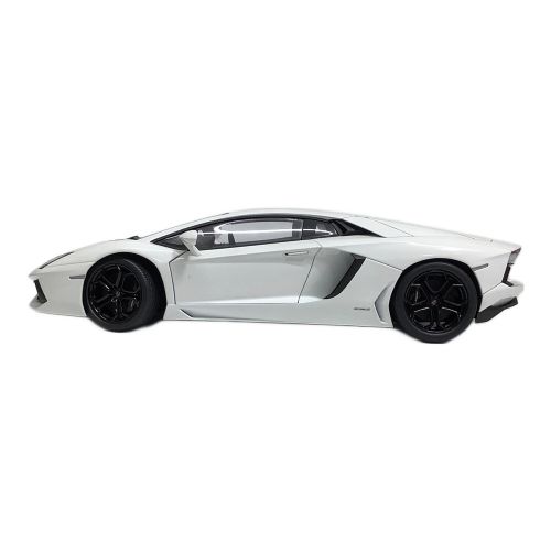 AUTOart (オートアート) モデルカー 1/18 2379 Lamborghini Aventador LP700-4