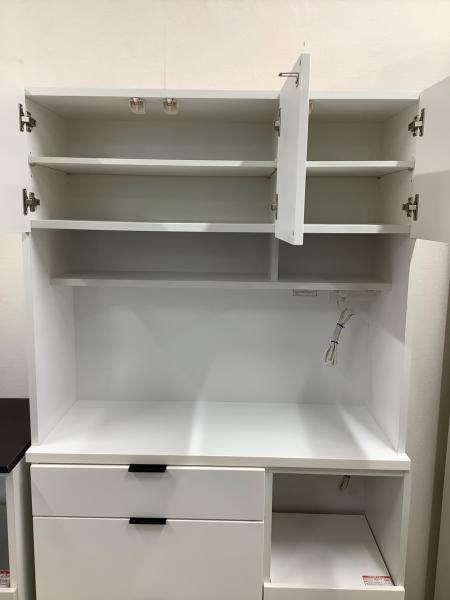 L*P様 ホワイト レンジボード 3段引き出し ニトリさんで、1年前に買いました L*P様 ホワイト レンジボード 3段引き出し ニトリさんで、1年前に