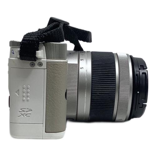 PENTAX Q コンパクトデジタルカメラ 1275万画素(総画素) 1240万画素(有効画素) 標準：ISO125～6400 専用電池 SDHCカード SDカード SDXCカード 標準：ISO125～6400 4525647