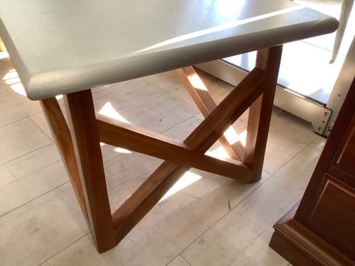 WTW (ダブルティー) コーヒーテーブル シルバー