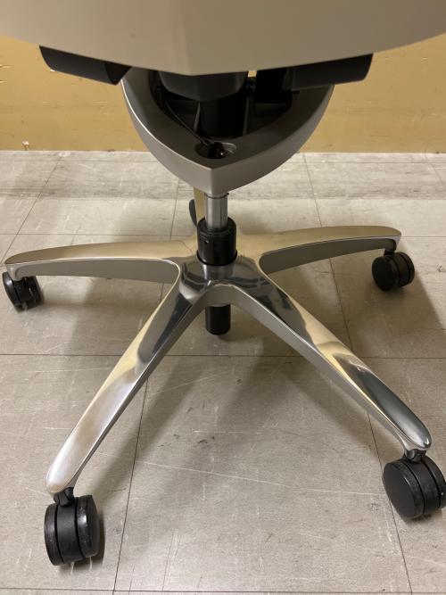 オカムラ ミーティングチェア グレー