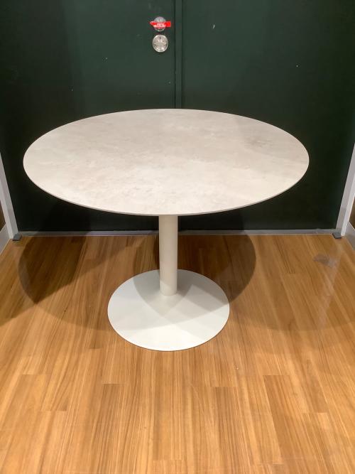 BoConcept (ボーコンセプト) ダイニングテーブル 210 直径100 ホワイト NEW YORK