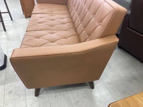 カリモク60 (カリモクロクマル) 3人掛けソファー 422 ブラウン ロビーチェア