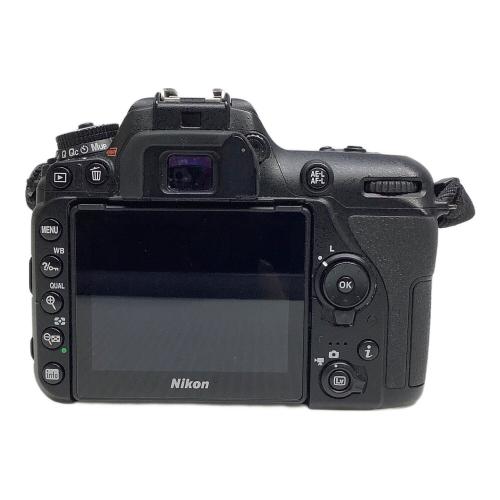 Nikon (ニコン) デジタル一眼レフカメラ D7500