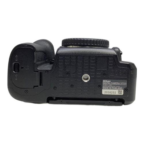 Nikon (ニコン) デジタル一眼レフカメラ D7500