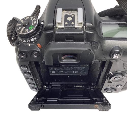 Nikon (ニコン) デジタル一眼レフカメラ D7500