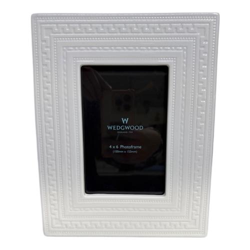 Wedgwood (ウェッジウッド) フォトフレーム ホワイト インタグリオ