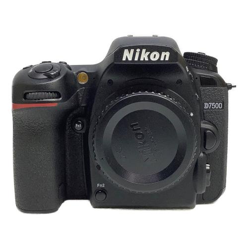 Nikon (ニコン) デジタル一眼レフカメラ D7500