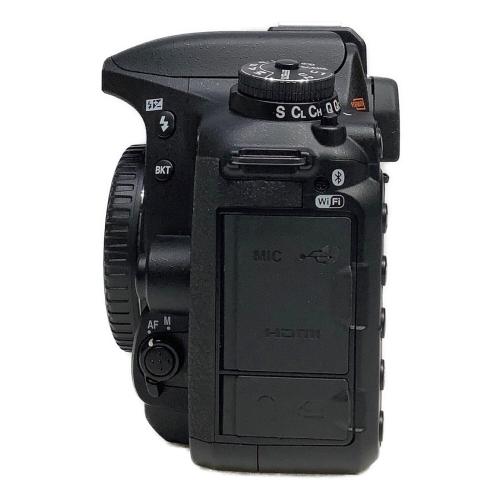 Nikon (ニコン) デジタル一眼レフカメラ D7500