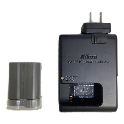 Nikon (ニコン) デジタル一眼レフカメラ D7500