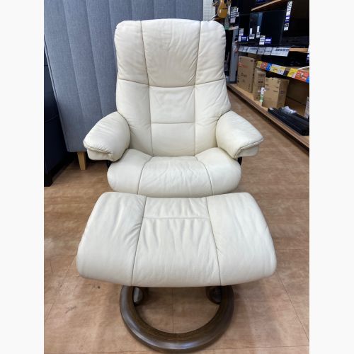 Ekornes (エコーネス) リクライニングチェアー ホワイト 52 オットマン付 総革