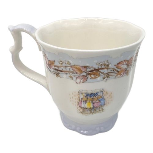 ROYAL DOULTON (ロイヤルドルトン) マグカップ WINTER BEAKER ブランベリーヘッジ