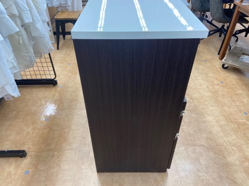 キッチンカウンター ホワイト×ブラウン 2枚扉 引出付き