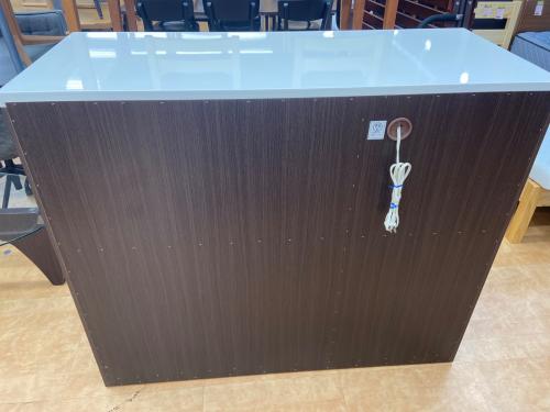 キッチンカウンター ホワイト×ブラウン 2枚扉 引出付き