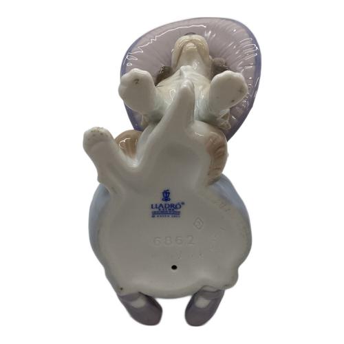 LLADRO (リヤドロ) フィギュリン おめかししようね 010.06862