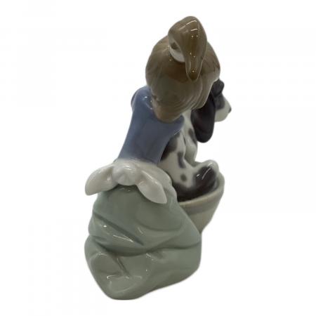 LLADRO (リヤドロ) フィギュリン きれいにしましょうね 5455 両腕破損