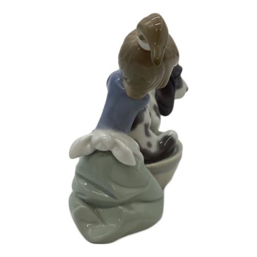 LLADRO (リヤドロ) フィギュリン きれいにしましょうね 5455 両腕破損有