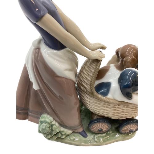 LLADRO (リヤドロ) フィギュリン 可愛い仔犬達とお散歩 5364