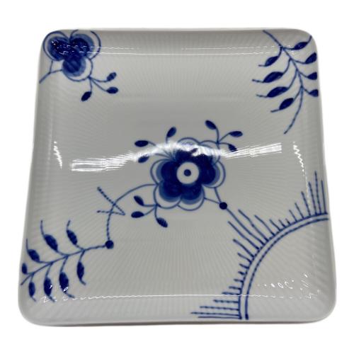 ROYAL COPENHAGEN (ロイヤル・コペンハーゲン) スクエアプレート ブルーフルーテッド・メガ