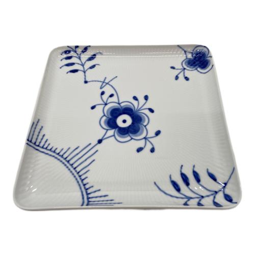 ROYAL COPENHAGEN (ロイヤル・コペンハーゲン) スクエアプレート ブルーフルーテッド・メガ