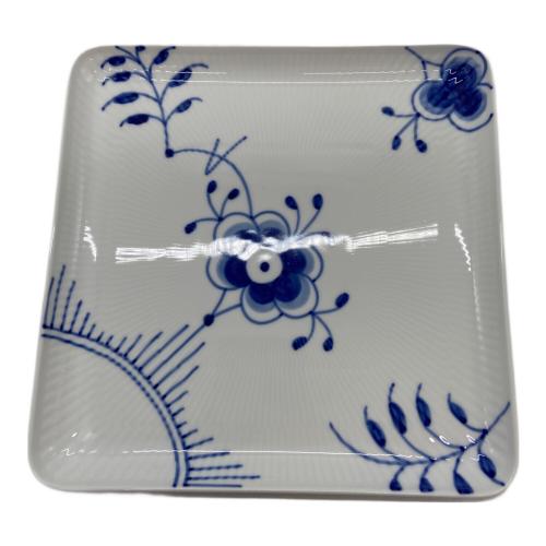 ROYAL COPENHAGEN (ロイヤル・コペンハーゲン) スクエアプレート ブルーフルーテッド・メガ