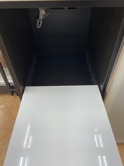 ニトリ キッチンカウンター ブラック×ホワイト 2枚扉