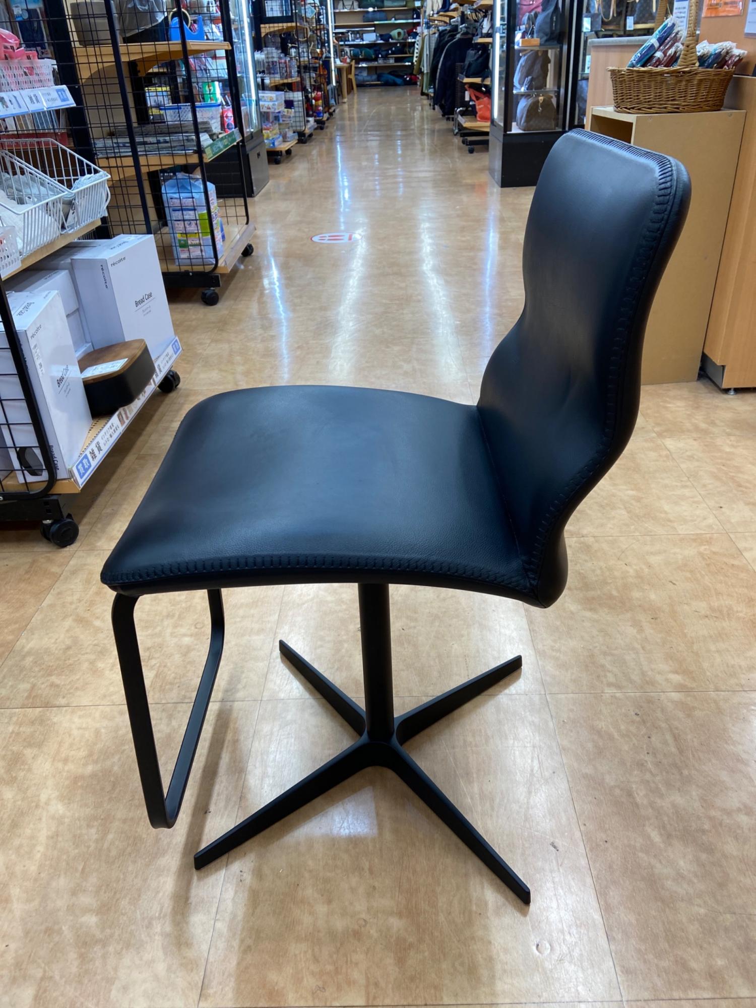 Cattelan Italia (カッテラン イタリア) 昇降式チェア ブラック レザー