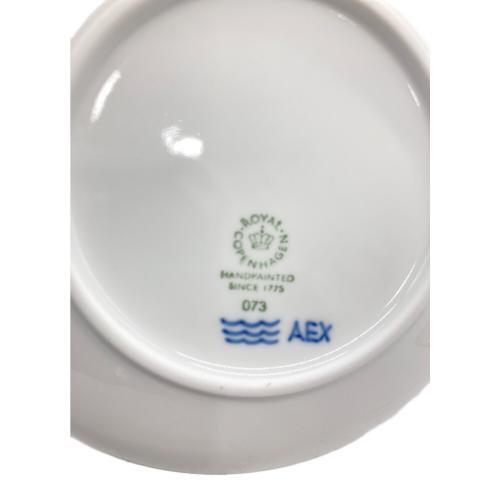 ROYAL COPENHAGEN (ロイヤル・コペンハーゲン) ノンハンドルカップ&ソーサー ブルーパルメッテ