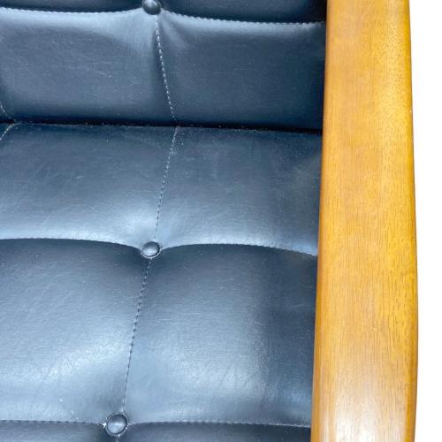 カリモク60 (カリモクロクマル) 2人掛けソファー ブラック Kチェア