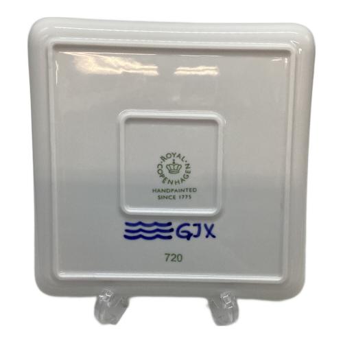 ROYAL COPENHAGEN (ロイヤル・コペンハーゲン) スクエアプレート 20cm ブルーフルーテッド