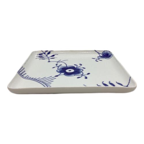 ROYAL COPENHAGEN (ロイヤル・コペンハーゲン) スクエアプレート 20cm ブルーフルーテッド