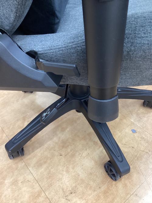 CORSAIR (コルセア) ゲーミングチェア グレー T3 RUSH V2