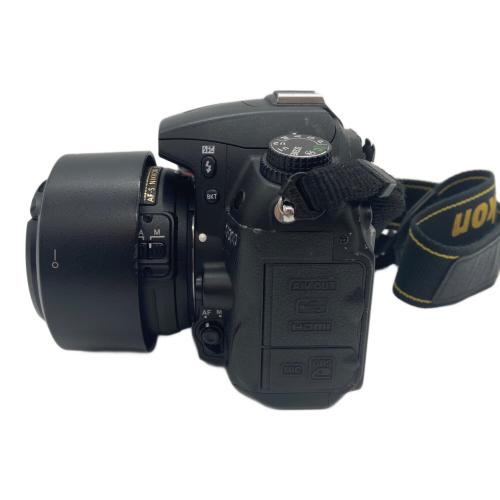 Nikon (ニコン) デジタル一眼レフカメラ D7000